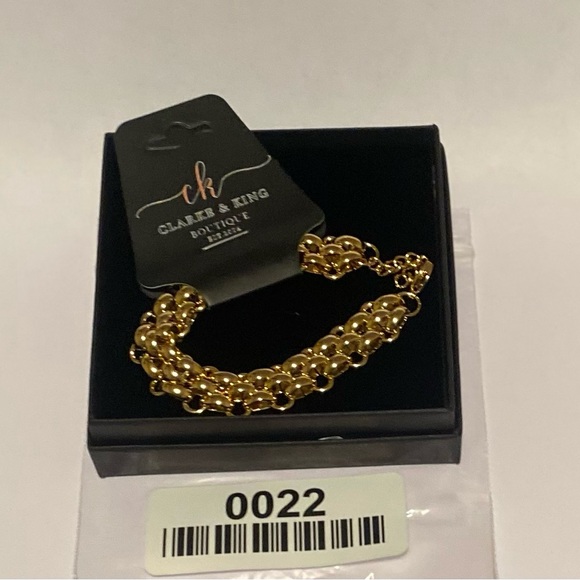 Women’s Hollow Out Gold Stainless Steel Chain Bracelet - Picture 6 of 6